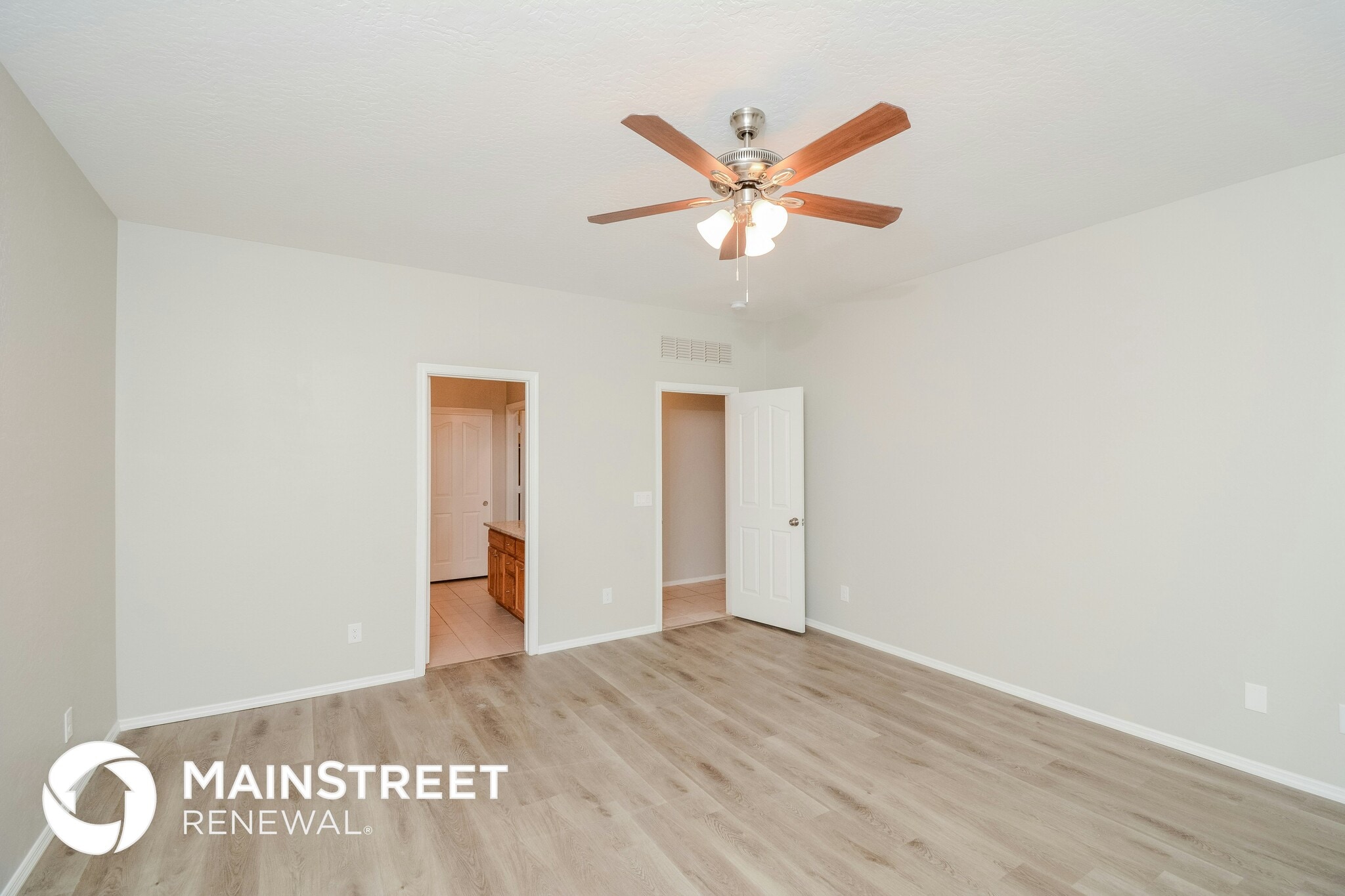 Building Photo - 13289 N Primrose St