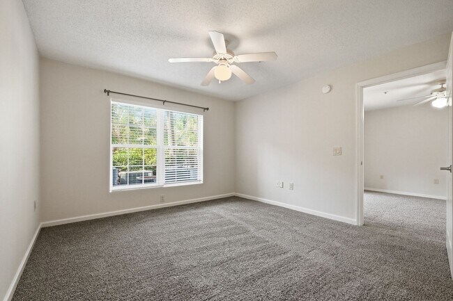 Building Photo - Highly Sought After GROUND-FLOOR Unit at Florida Club!  Pool View!!