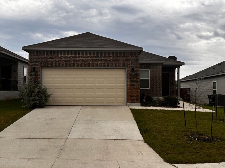 Primary Photo - 13014 Heathers Elm