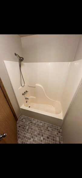 Building Photo - 225 E Stonehaven Cir