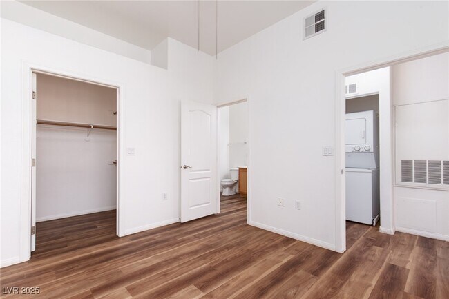Building Photo - 3545 Cactus Shadow St