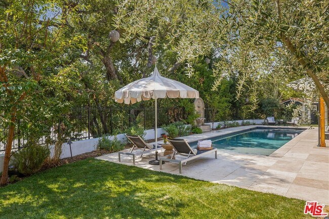 Building Photo - 11349 Canton Dr