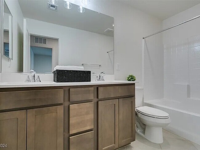 Building Photo - 6985 Solano Cyn Ave