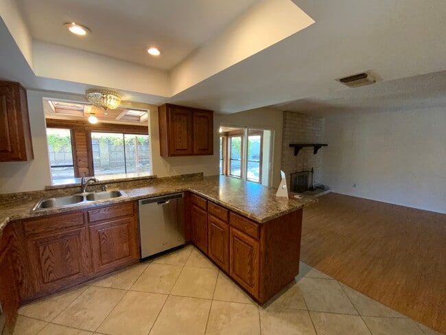 Building Photo - 4 Bedroom Single Story Home Near Juan Tabo Blvd SE & Central Ave SE by Four Hills!