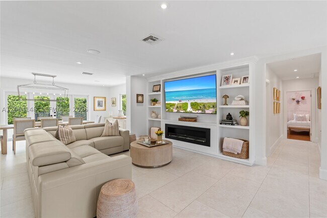 Building Photo - 735 Benevento Ave