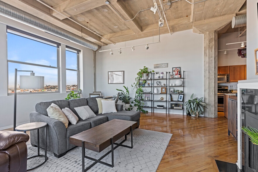 Building Photo - 2107 Grand Blvd