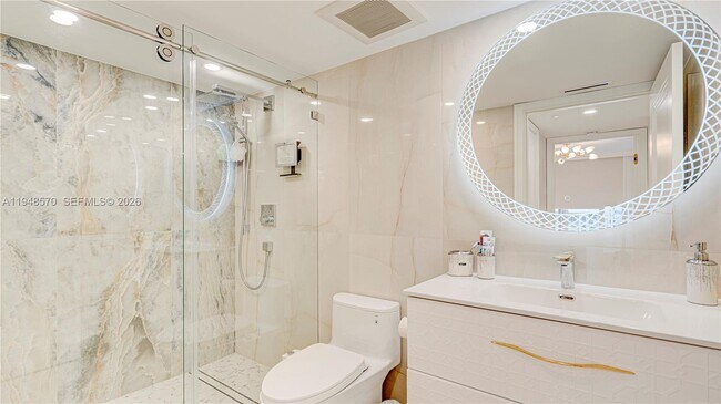 Building Photo - 16711 Collins Ave