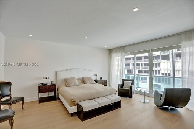 Building Photo - 10101 Collins Ave