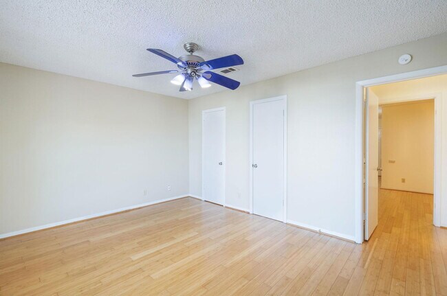 Building Photo - 1240 Barton Hills Dr