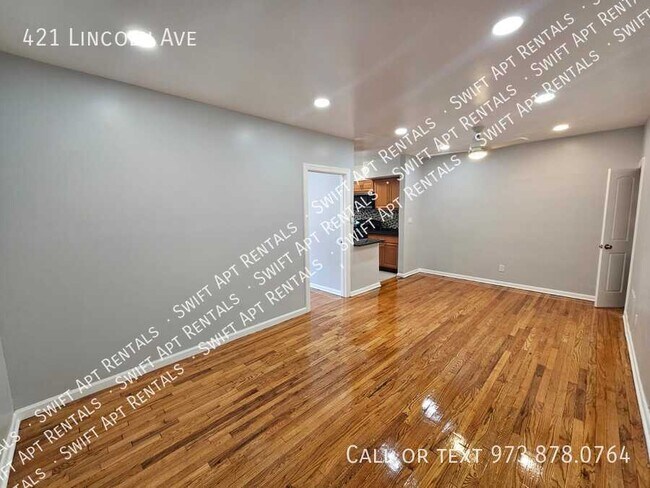 Building Photo - 421 Lincoln Ave