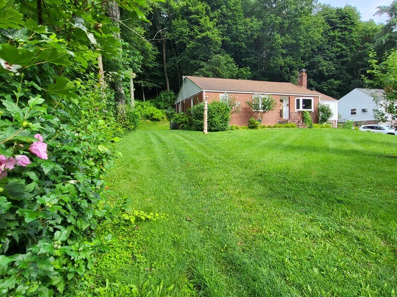 Building Photo - 2857 NY-9D