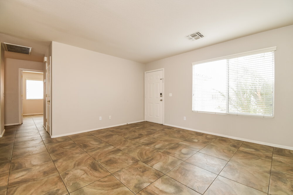 Building Photo - 8706 E Capri Ave