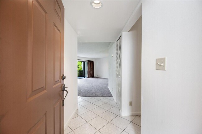 Building Photo - 12692 Shoreline Dr