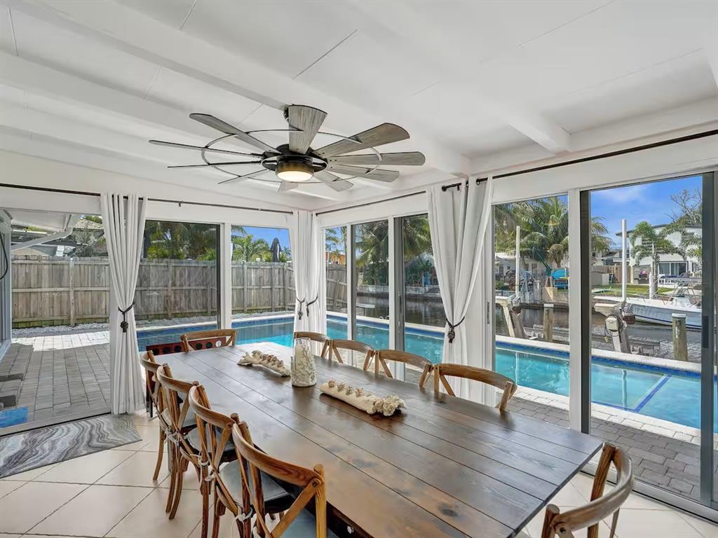 Building Photo - 2525 Gulfstream Ln