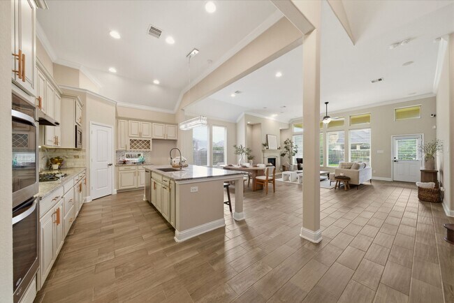 Building Photo - 18619 Navarro Branch Dr