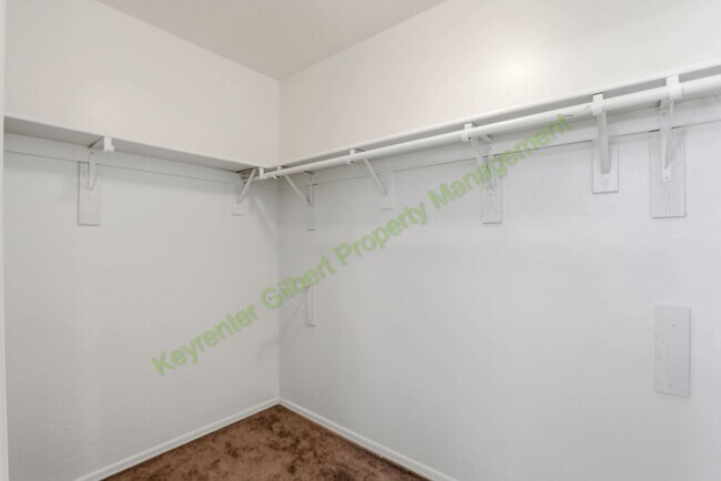 Building Photo - Corner Lot Gilbert Home with Modern Comforts in a Prime Location