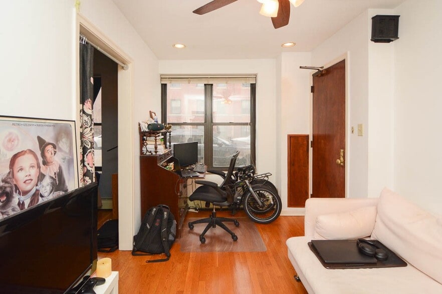 Building Photo - 2129 N Mozart St