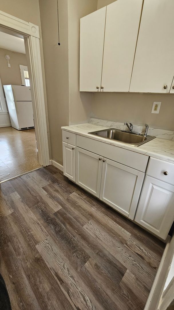 Building Photo - 41 Hevey St