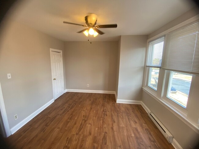 Building Photo - 5917 Irving St