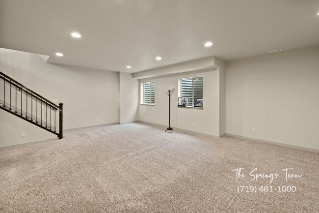 Building Photo - BEAUTIFUL 4BD + OFFICE MAIN-LEVEL LIVING H...