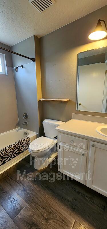 Building Photo - 3654 E Wormwood Ct