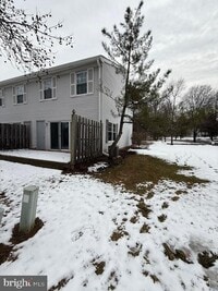 Building Photo - 11 Sycamore Ct