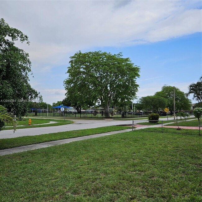 Building Photo - 2900 NW 187th St