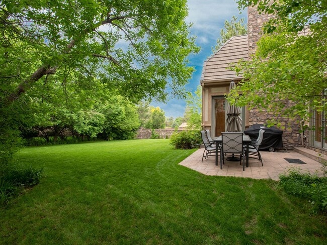 Building Photo - 9 Foxtail Cir