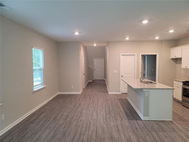 Building Photo - 140 Grey Falcon Ave