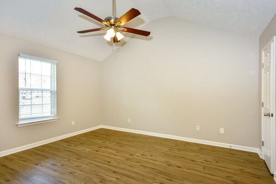 Building Photo - 535 Wildwood Dr