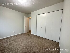 Building Photo - Charming Two Bedroom with Balcony in Champ...