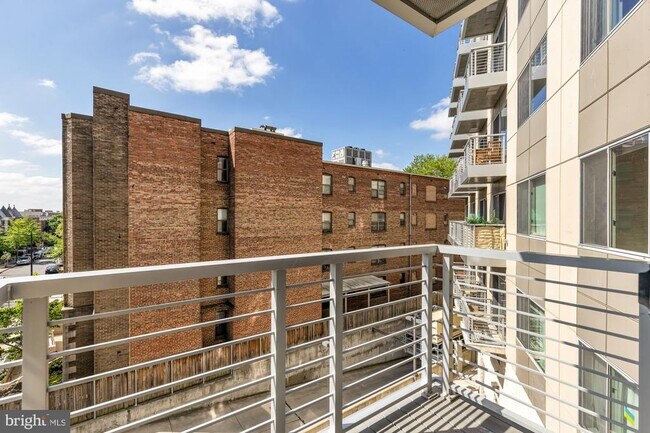 Building Photo - 2550 17th St NW