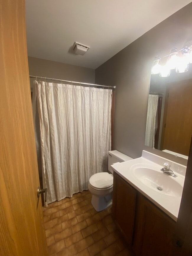 Building Photo - 1826 Kerrybrook Ct