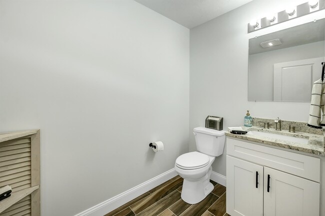 Building Photo - 98 Brook Hl