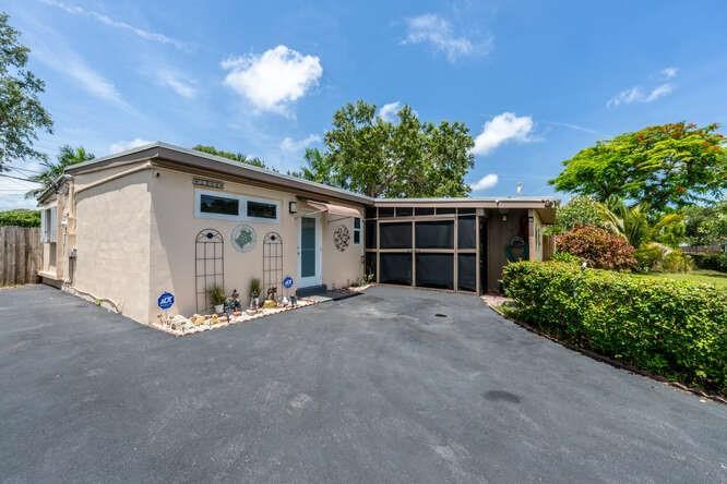 Building Photo - 3309 SW 16th St