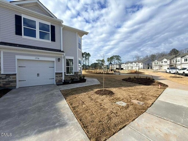 Building Photo - 1930 Hinesley Dr