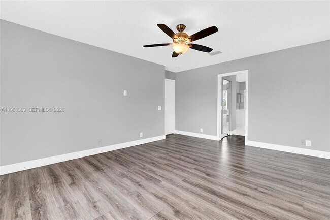 Building Photo - 1518 Maple Dr