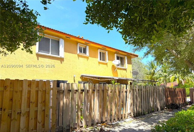 Building Photo - 17302 NW 74th Ave