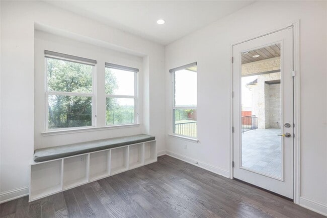 Building Photo - 4413 Edgewater Dr