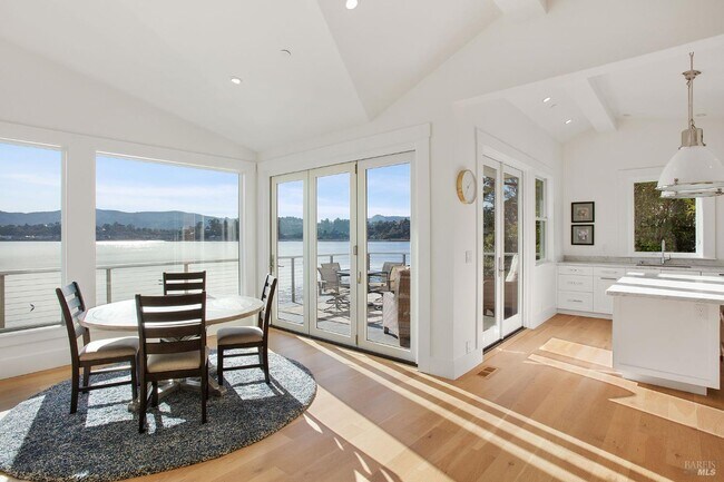 Building Photo - 386 Greenwood Beach Rd