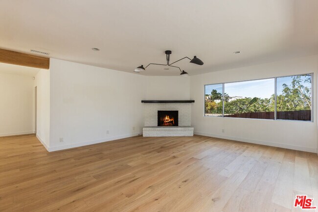 Building Photo - 3424 Primera Ave