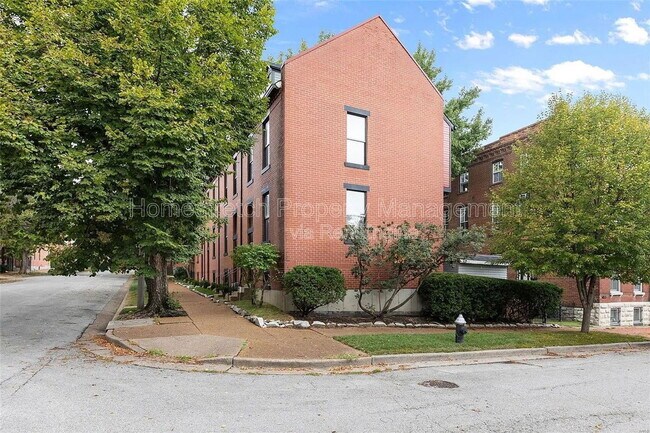 Building Photo - 1001 Lami St