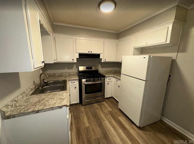 Building Photo - 7409 Skylark Dr