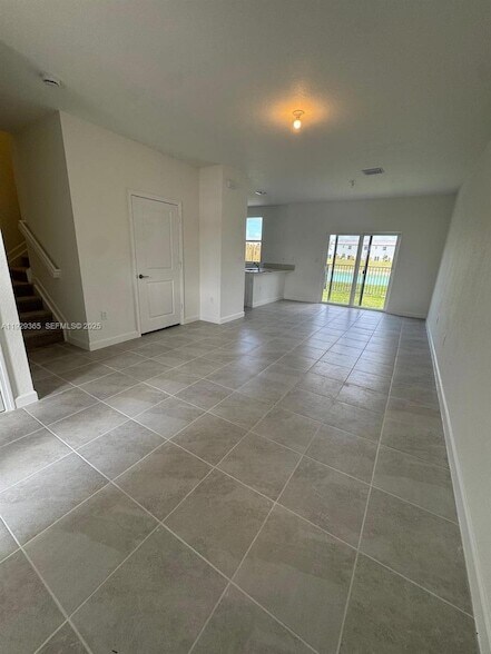 Building Photo - 2825 SE 25th Ave