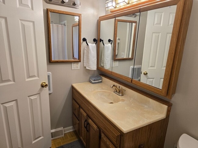 Building Photo - 695 YELLOWSTON LANE  AVAILABLE 6/1/2026  F...