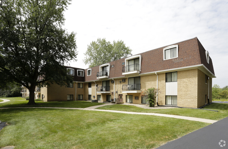 Primary Photo - Carriage Creek Apartments