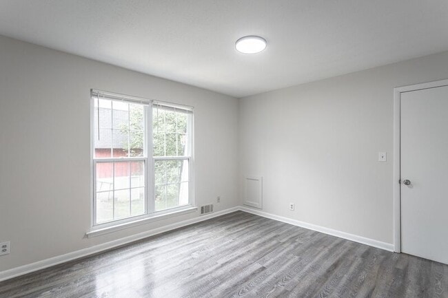 Building Photo - 2404 Briggs Ave