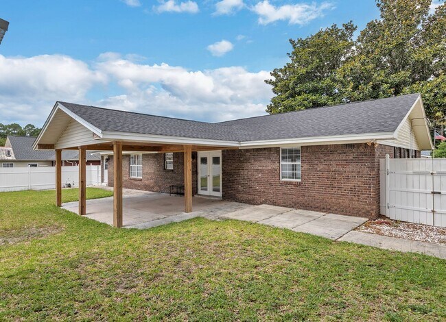 Building Photo - Beautiful 3 Bedroom in Fort Walton Beach