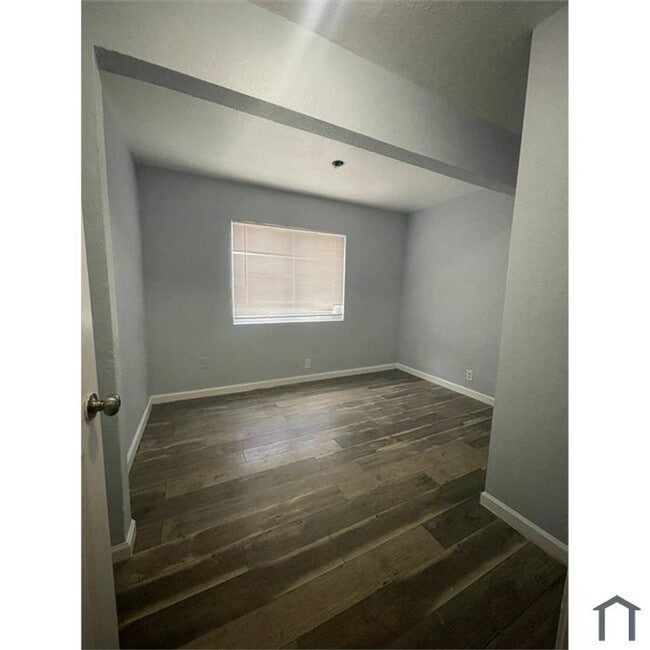 Building Photo - 2139-2145 S Lee Avenue