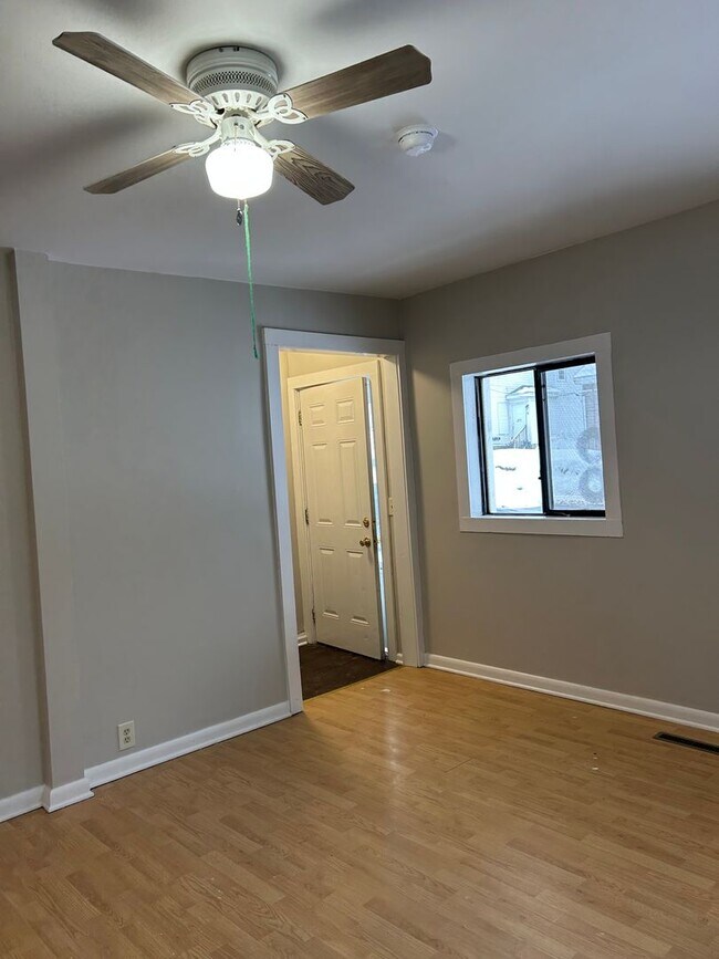 Building Photo - 9-11 N 4th St.